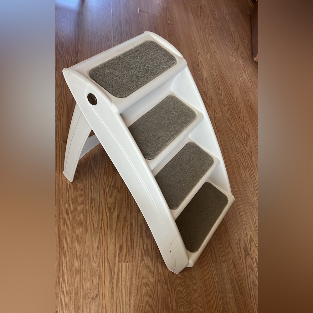 Cream and light brown Pet Stairs